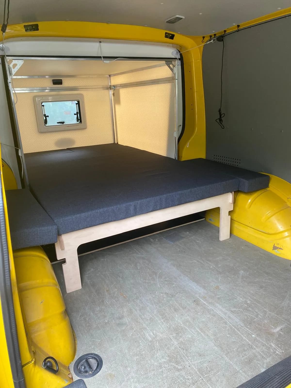 Campingbox für ehemaliges Postauto einfach genial