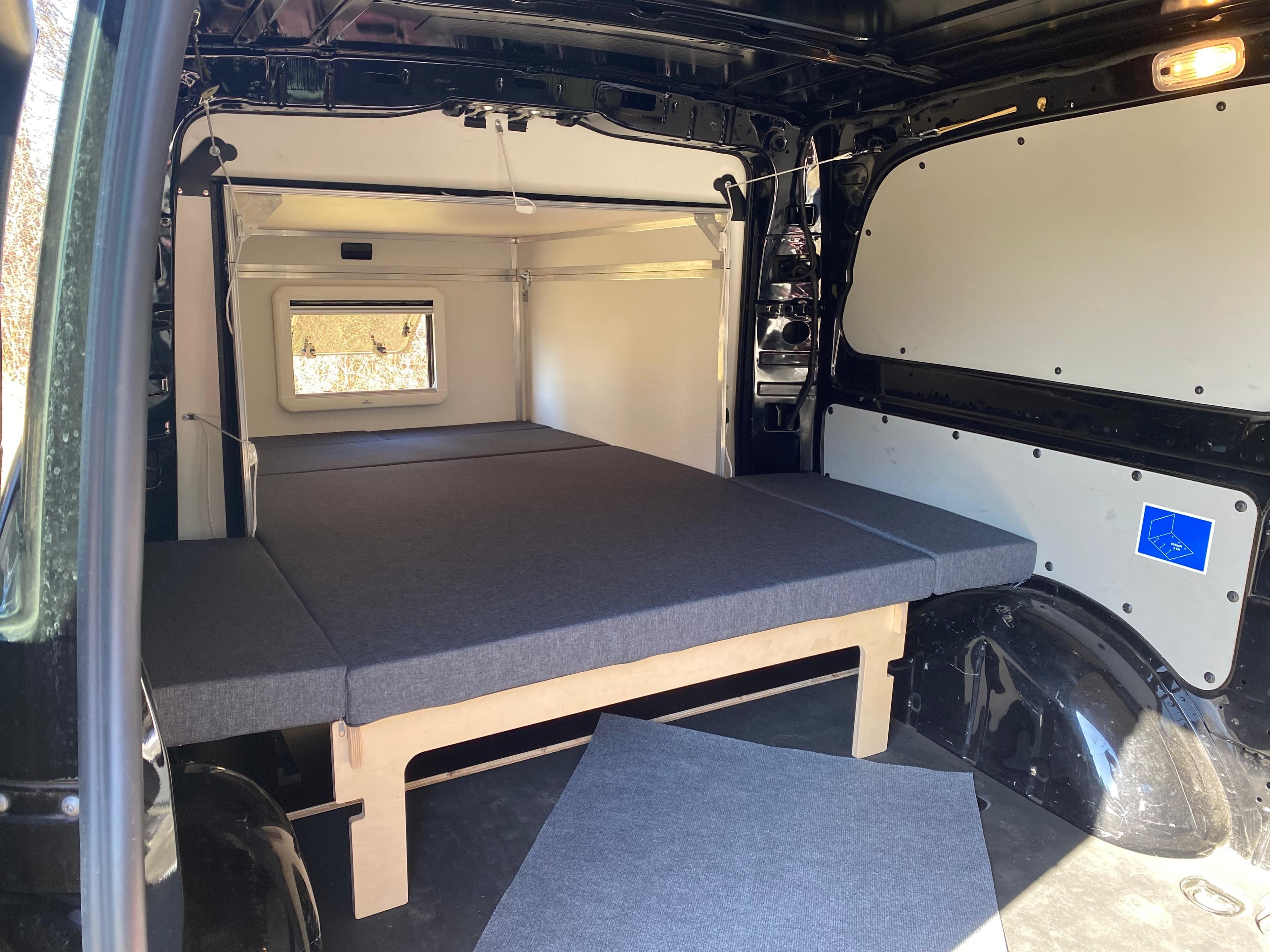 Camping im Mercedes Vito