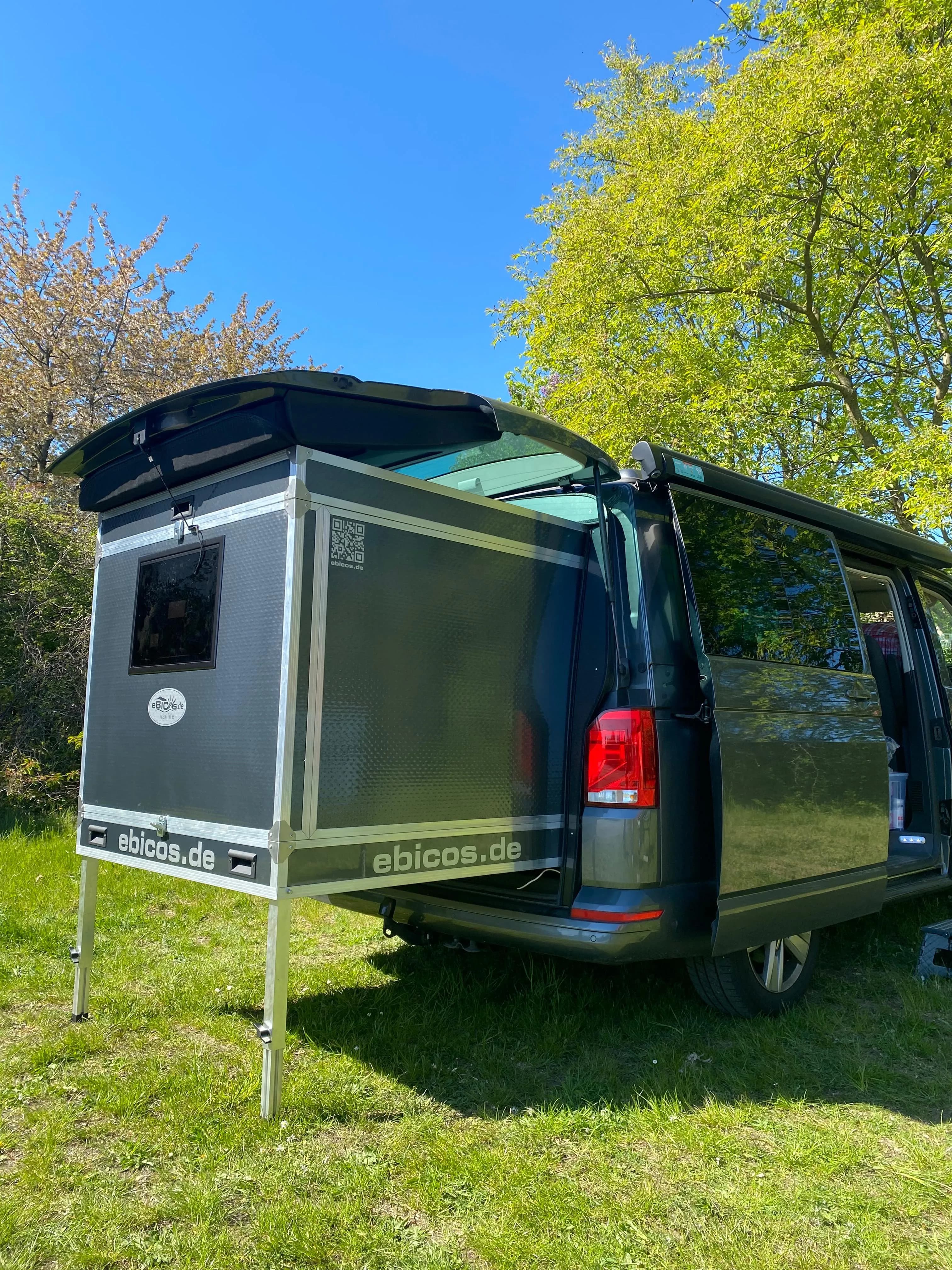 VW California Beach mit Campingmodul "Happy Dreamer" von ebicos