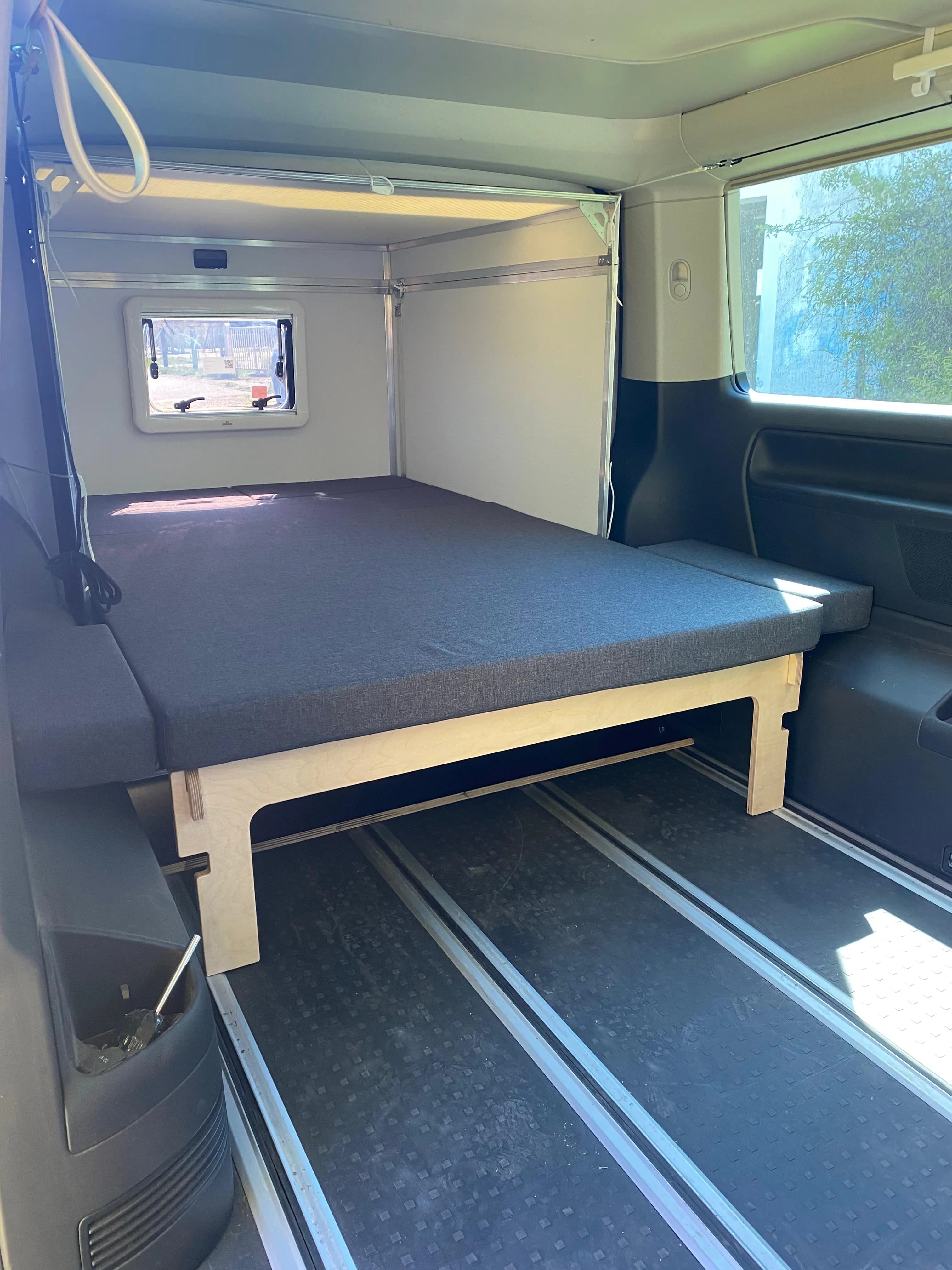 VW California Beach mit Campingmodul "Happy Dreamer" von ebicos 2