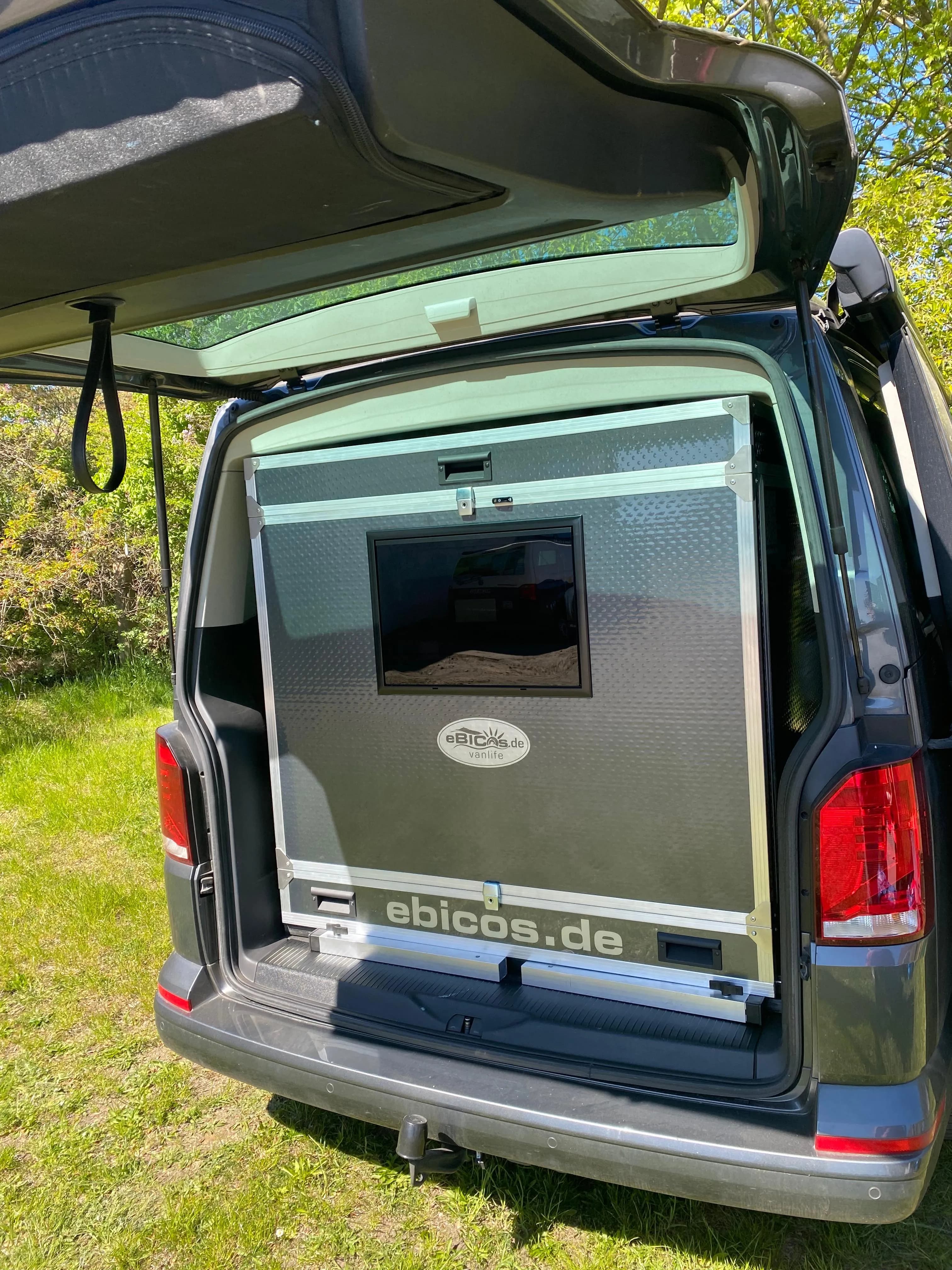 VW California Beach mit Campingmodul "Happy Dreamer" von ebicos 3